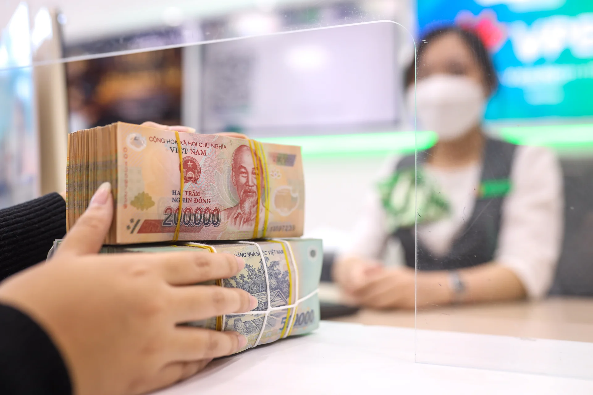 Giảm lãi suất cho vay xuống mức thấp nhất có thể