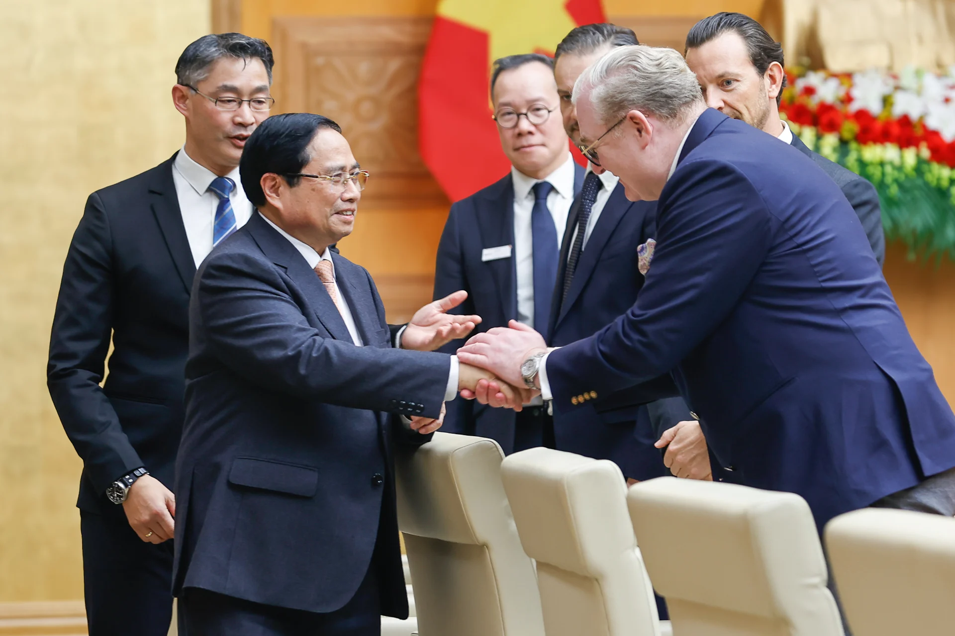 doanh-nghiep-thuy-si-chau-au-muon-dau-tu-vao-tai-chinh-ban-dan-ai-o-viet-nam