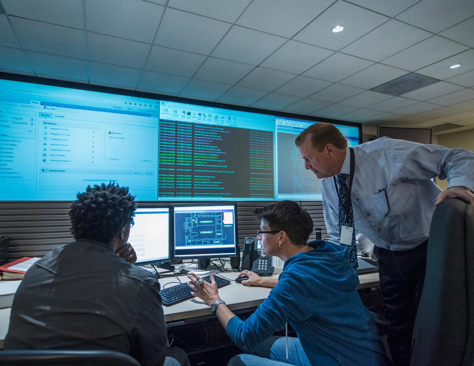 quan-tri-du-lieu-loi-the-canh-tranh-moi-cua-doanh-nghiep-trong-lan-song-ma