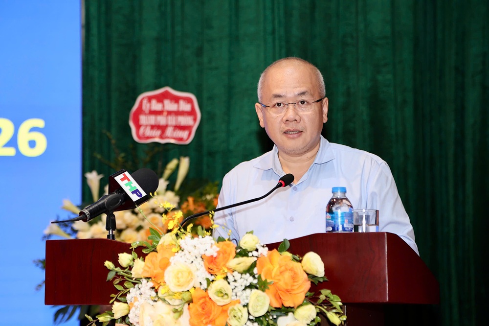 Ong__Thanh_Trung_Ch_tch_UBND_TP._Hi_Phong_phat_biu_ch_o_ti_Hi_ngh.jpg