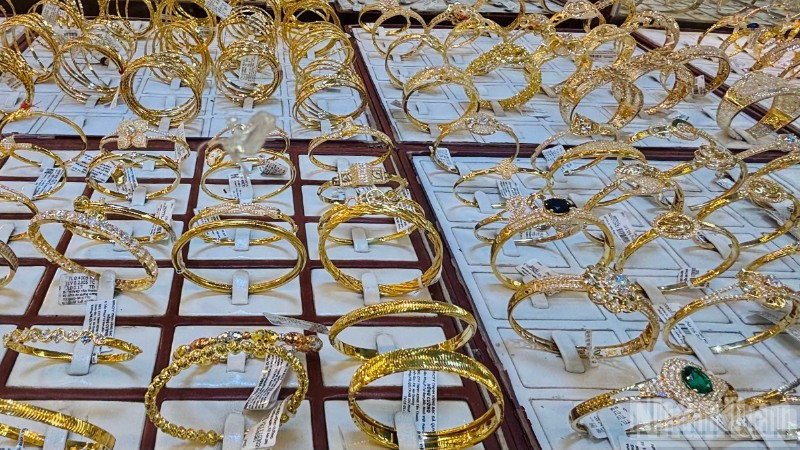 gia-vang-ngay-71-vang-mieng-vang-nhan-tang-phien-thu-3-lien-tiep