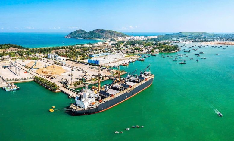 phat-trien-them-cac-ben-cang-khu-vuc-bien-quang-ngai