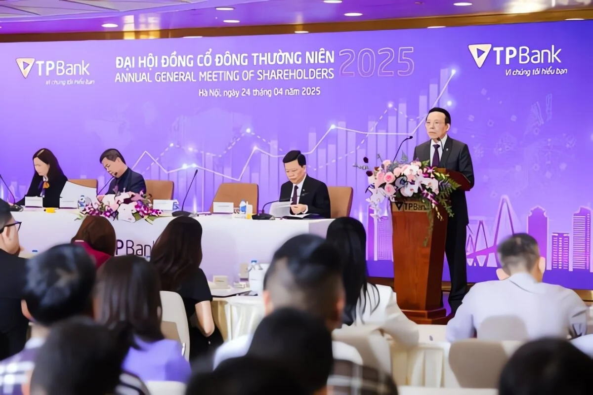 Chính sách thuế quan làm 'nóng' mùa ĐHĐCĐ ngành ngân hàng