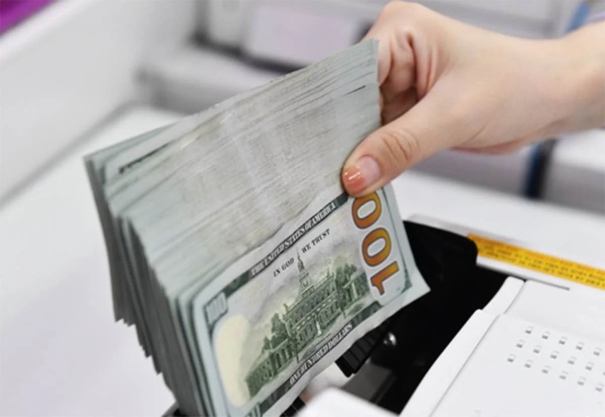 gia-usd-ngan-hang-len-dinh-cao-moi-vuot-26300-dong