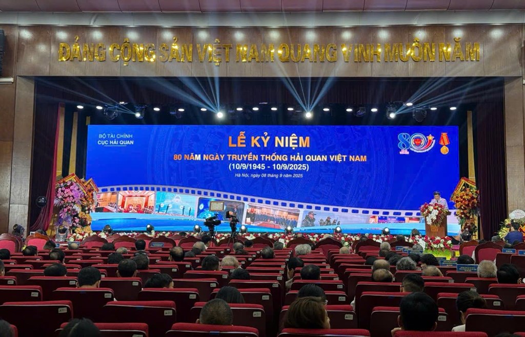 80-nam-hai-quan-viet-nam-doi-moi-tien-phong-hoi-nhap-va-phat-trien