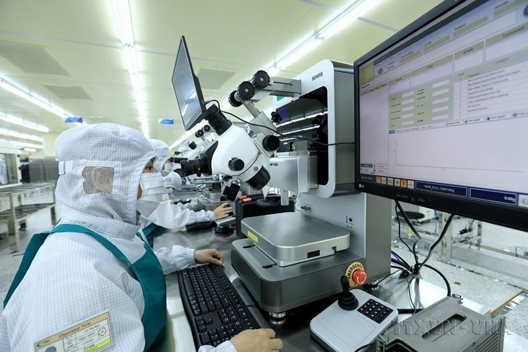 nha-may-thong-minh-don-bay-phat-trien-cong-nghiep-ben-vung