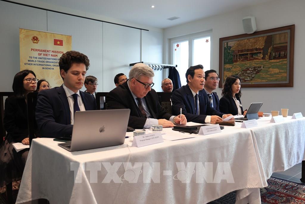 phai-doan-viet-nam-tai-geneva-thao-luan-dien-bien-moi-trong-chinh-sach-thue-quan-cua-my