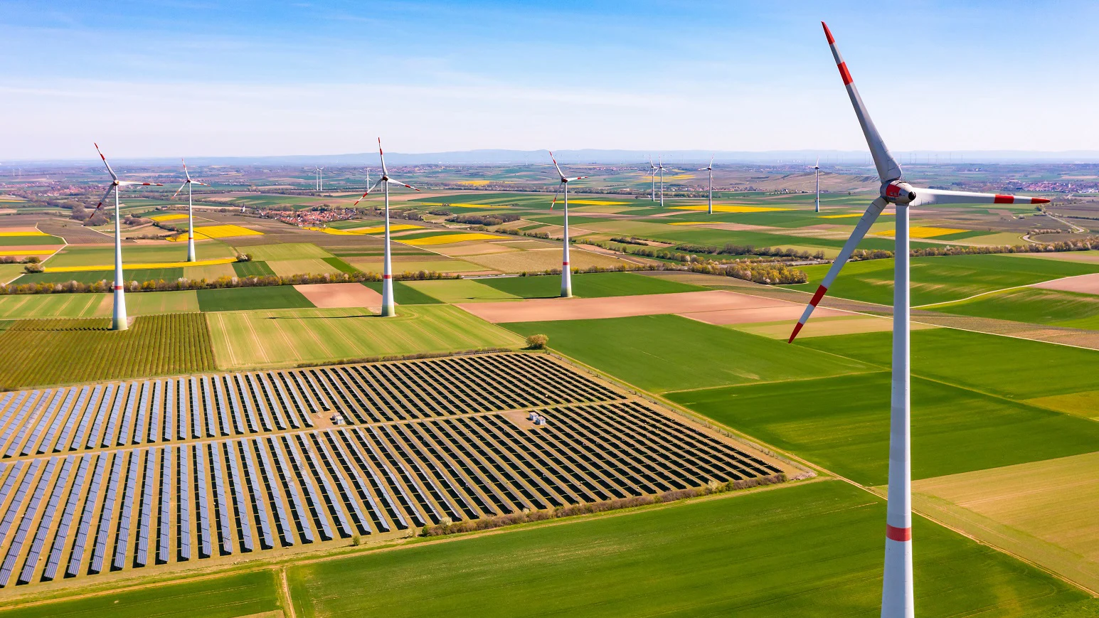 vingroup-du-tinh-rot-30-ty-usd-lam-loat-du-an-dien-tai-tao-va-dien-lng