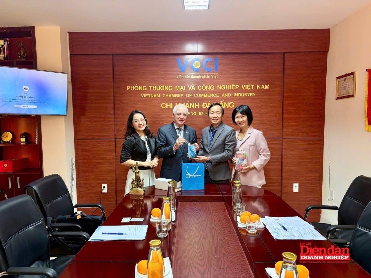 vcci-mien-trung-tay-nguyen-lam-viec-voi-dai-su-dac-menh-toan-quyen-argentina