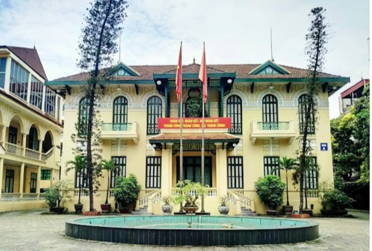 bo-chinh-tri-quyet-dinh-ve-to-chuc-bo-may-mat-tran-to-quoc-viet-nam