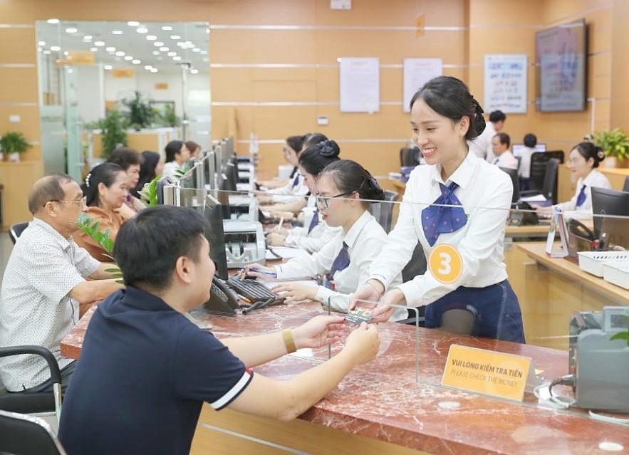 lo-gap-kho-voi-quy-dinh-gap-truc-tiep-xac-minh-sinh-trac-hoc-khi-mo-tai-khoan-to-chuc