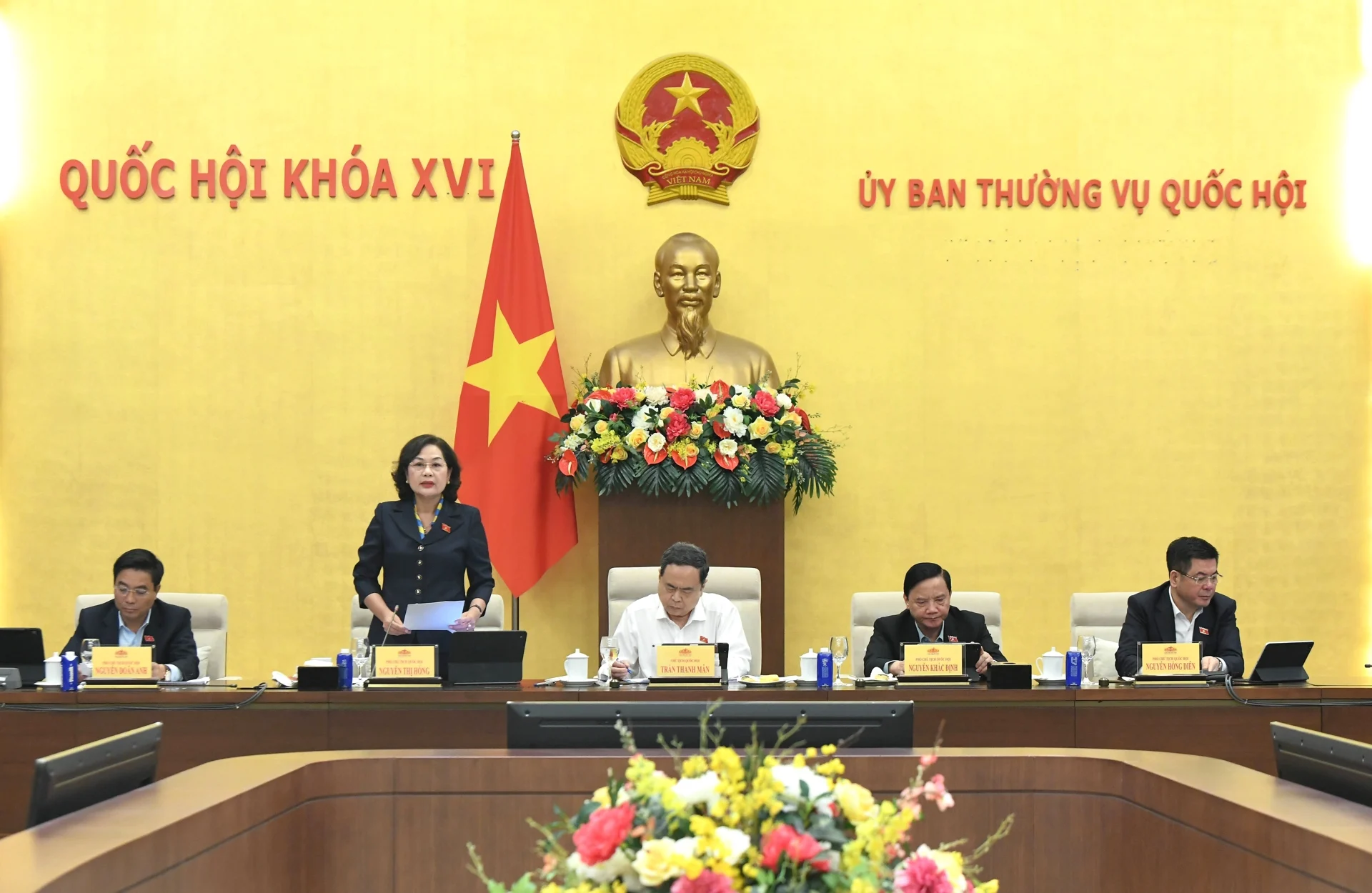 trinh-quoc-hoi-phuong-an-mien-thue-xang-dau