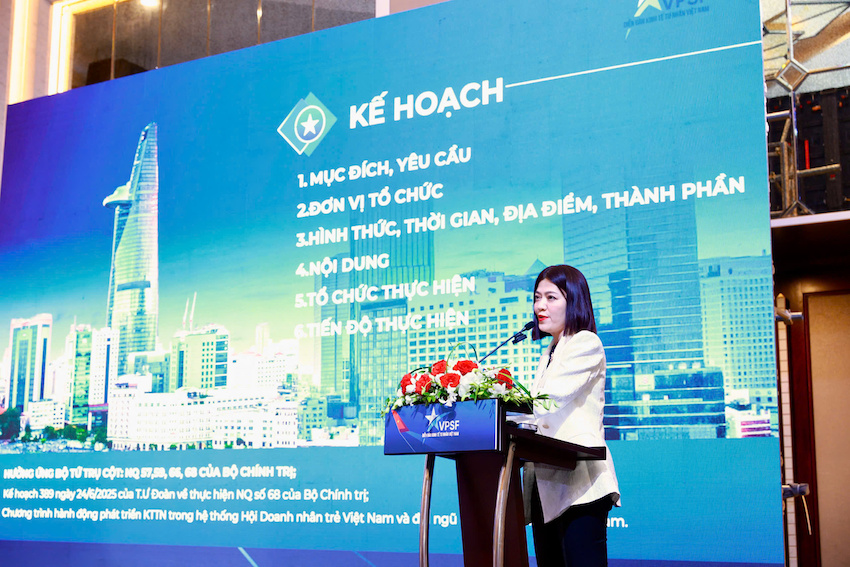 Hoang PHi.jpg