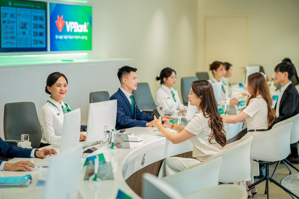 Ngân hàng tăng ưu đãi hút tiền nhàn rỗi, thanh khoản cải thiện