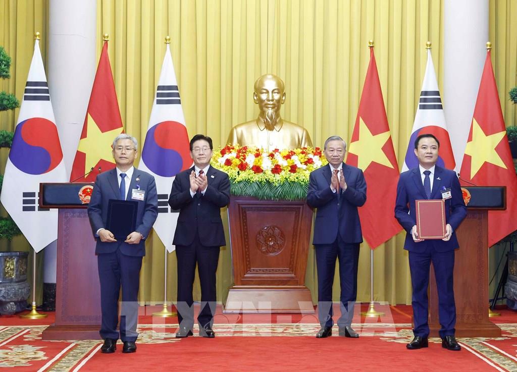 Doanh nghiệp Hàn Quốc tăng tốc đầu tư vào trung tâm dữ liệu – lưới điện – điện hạt nhân tại Việt Nam