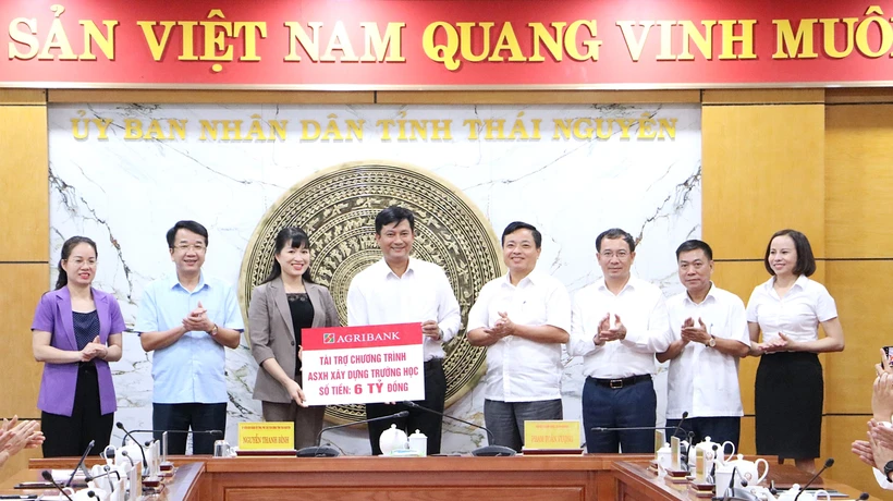 Ngân hàng Agribank vun trồng "mầm xanh," gieo những hy vọng