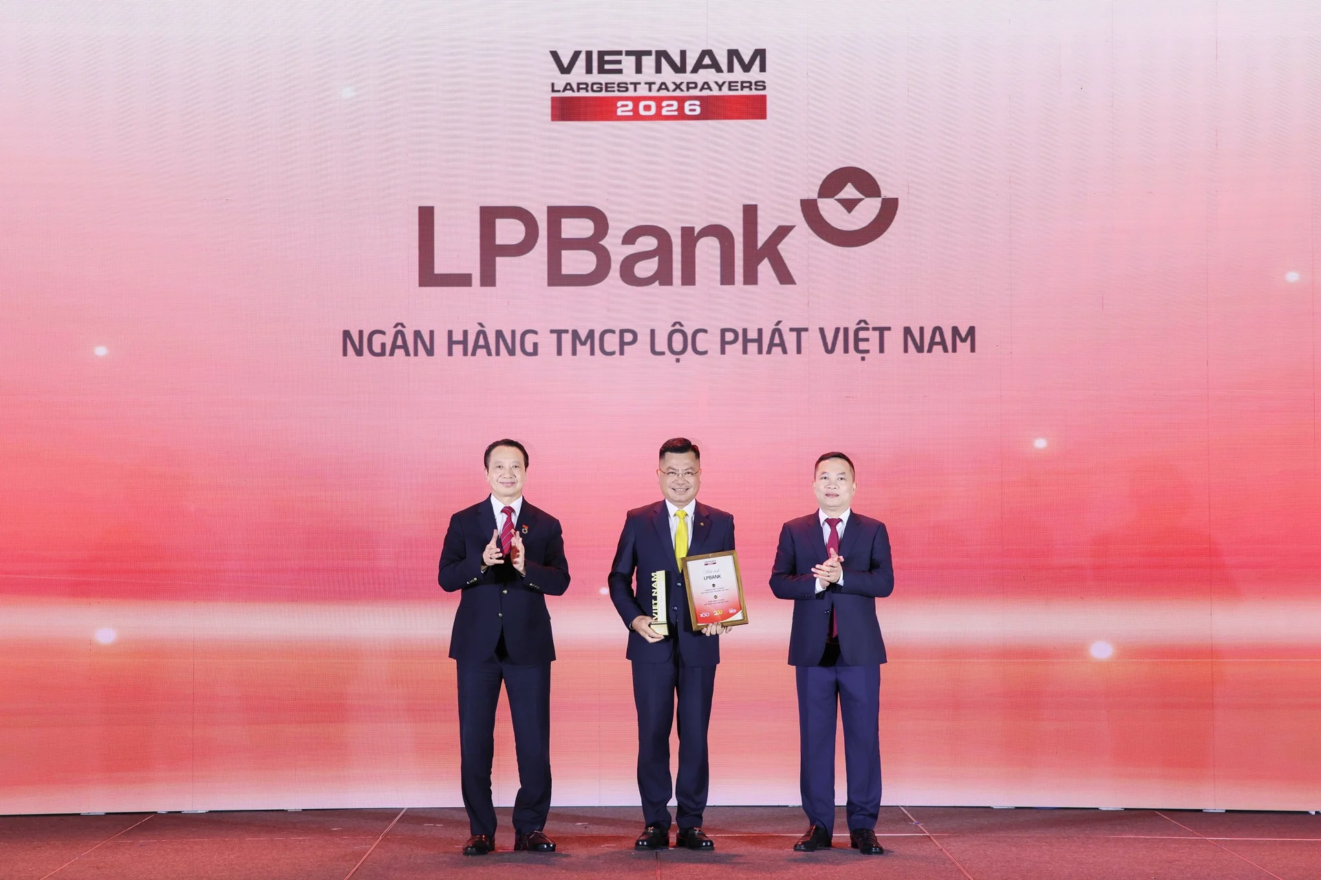 LPBank được vinh danh Top 6 ngân hàng tư nhân nộp ngân sách lớn năm 2026