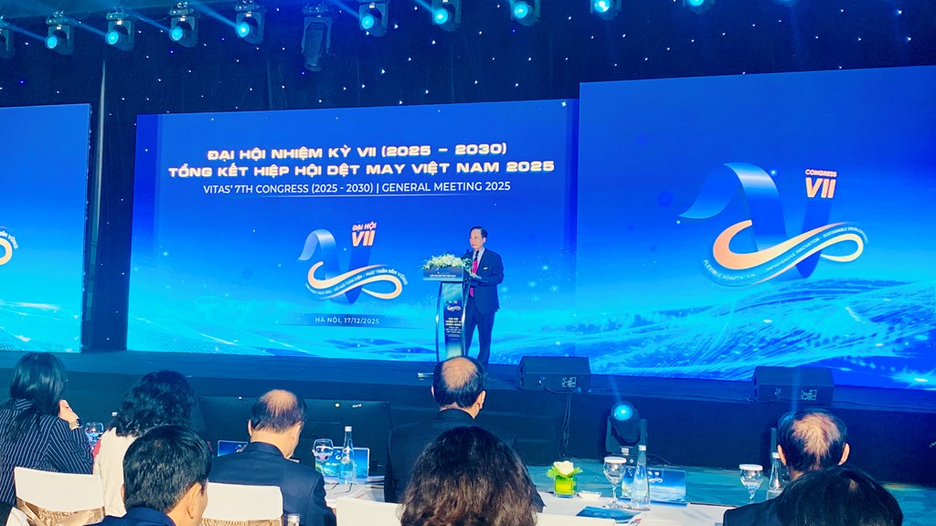 xuat-khau-det-may-nam-2025-uoc-dat-46-ty-usd-giu-vi-the-top-3-the-gioi