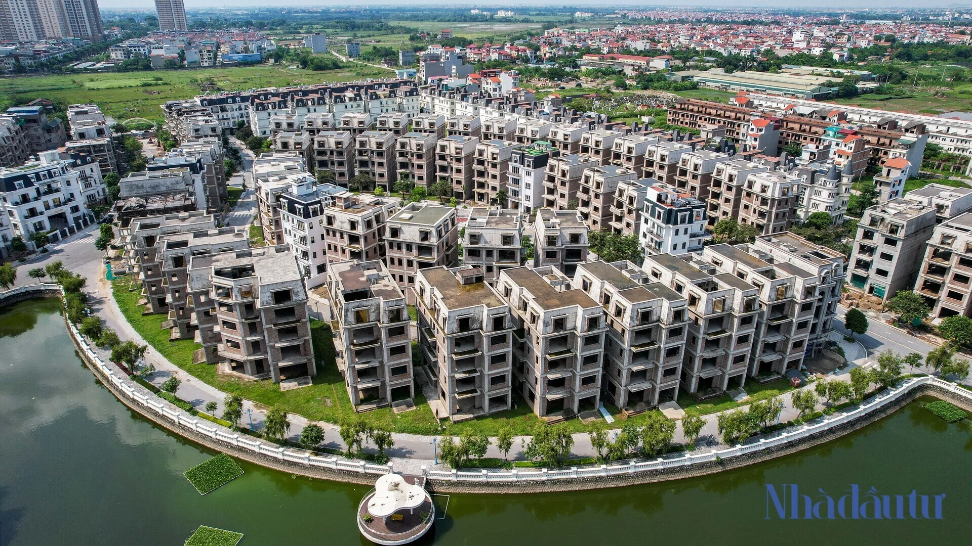 Đã đến lúc đánh thuế nhà, đất bỏ hoang