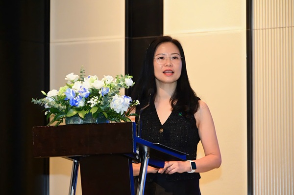Bà Hạnh.jpg