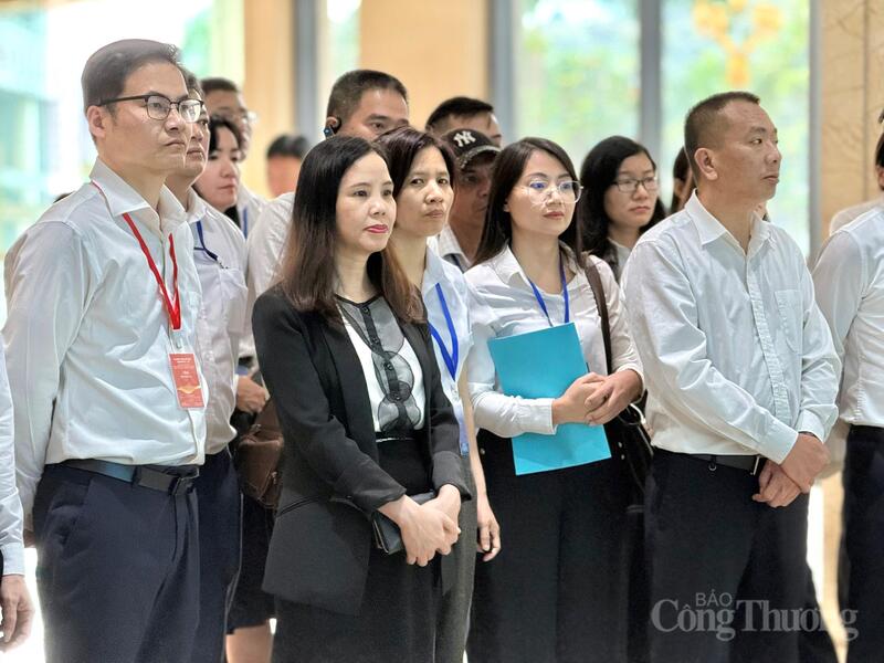 thuc-day-hop-tac-thuong-mai-bien-gioi-viet-nam-van-nam