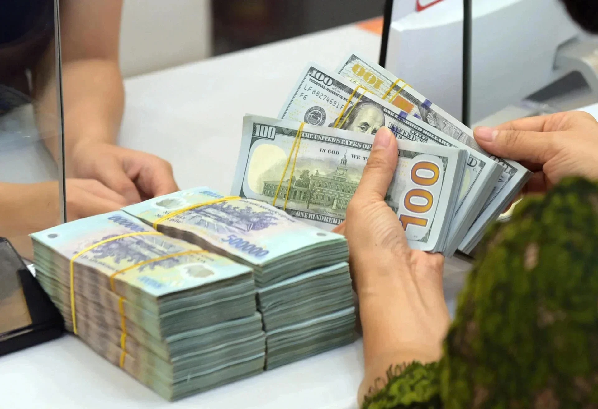 Fed tăng lãi suất: Dư địa thu hẹp, NHNN khó nới lỏng chính sách tiền tệ
