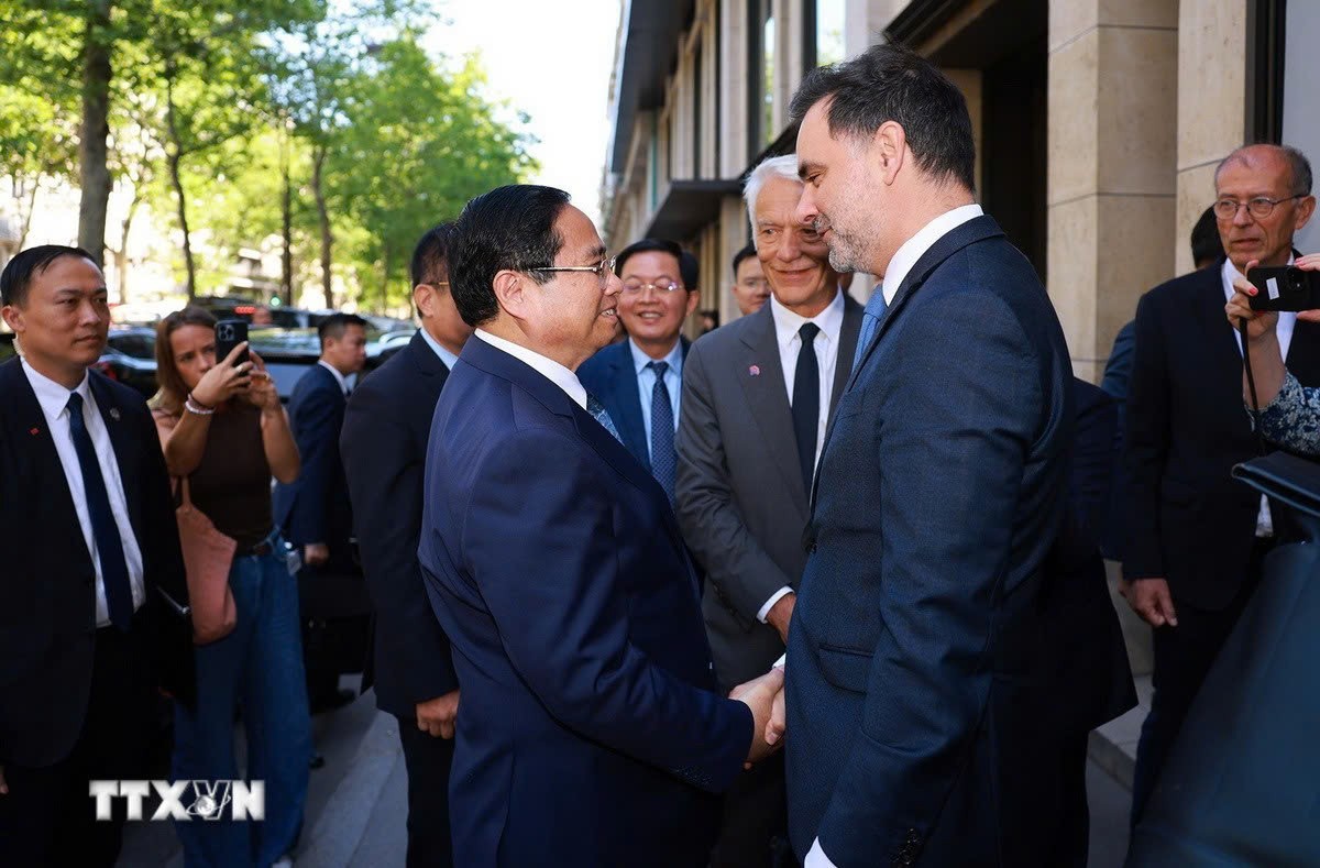 hop-tac-chien-luoc-trong-nghien-cuu-phat-trien-nang-luong-sach-nang-luong-xanh-giua-hdf-energy-va-vimc