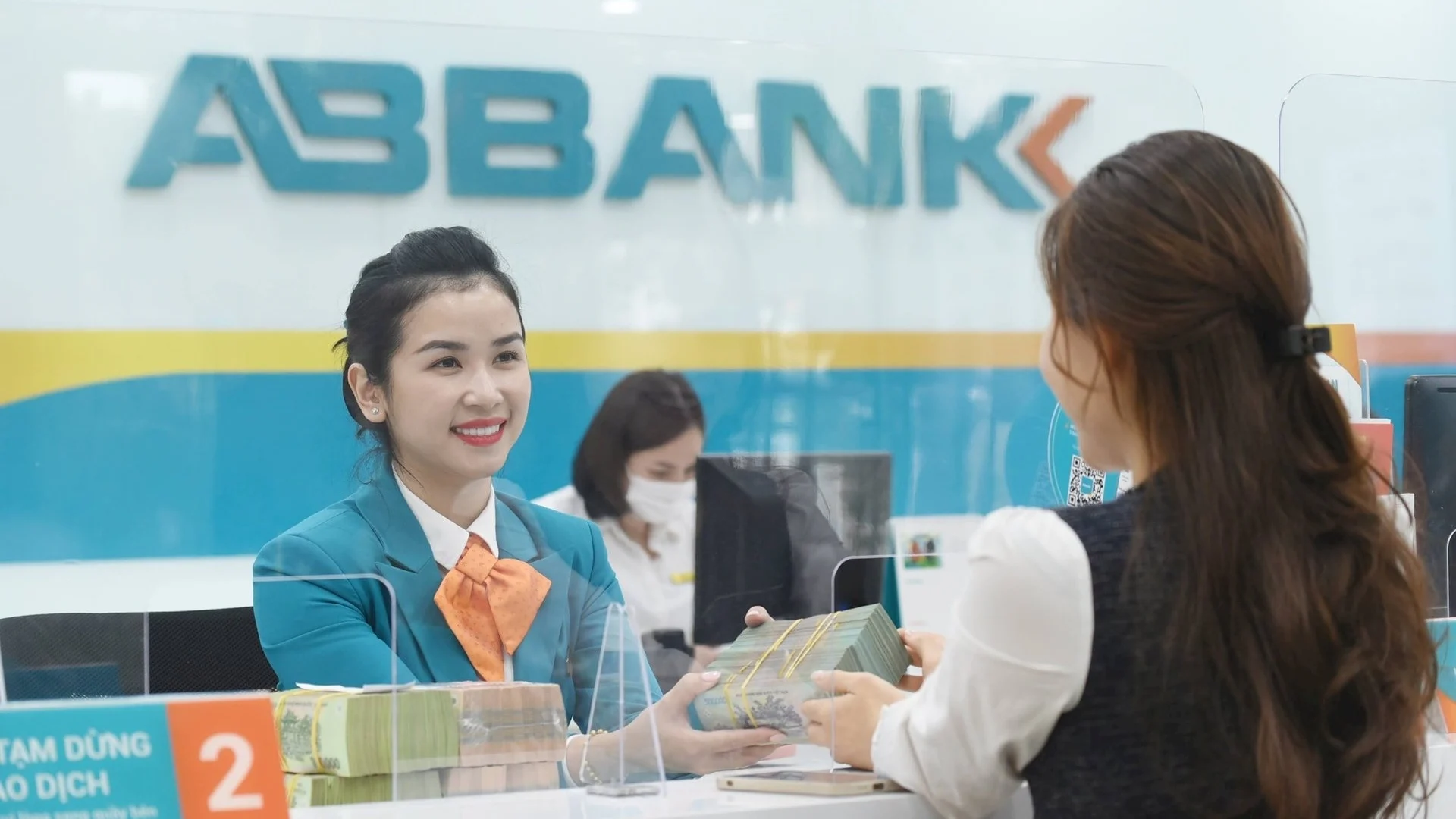 Một ngân hàng có lợi nhuận đạt 200% so với kế hoạch năm 2025