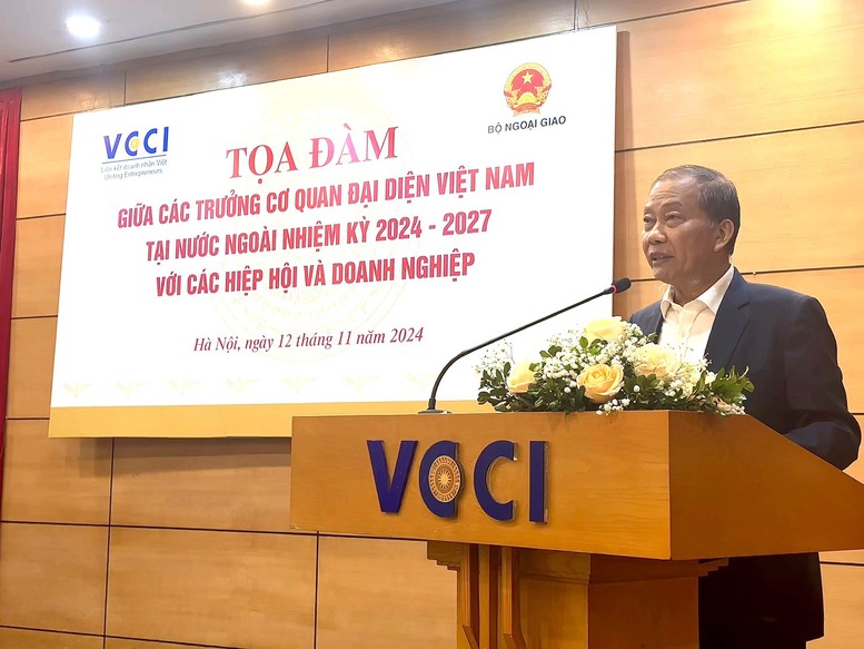 Phát huy vai trò ngoại giao kinh tế, hỗ trợ DN vươn ra thị trường nước ngoài