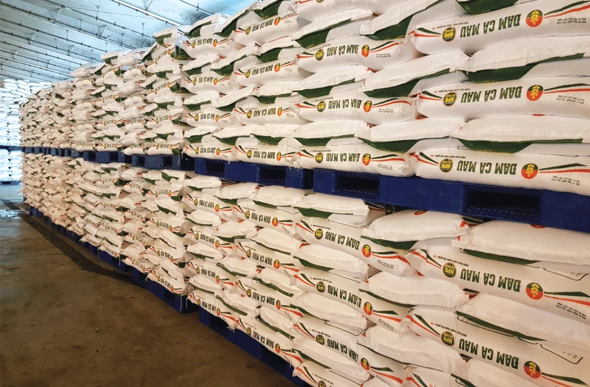 mot-dn-huong-loi-lon-nho-tich-tru-hang-ton-kho-truoc-cang-thang-trung-dong