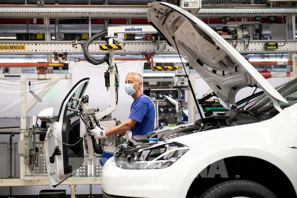 Nhiều doanh nghiệp châu Âu phản đối nới lỏng các quy định môi trường