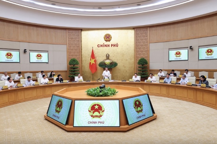 thu-tuong-hoan-thien-the-che-thuc-day-tang-truong-va-giu-vung-on-dinh-kinh-te-vi-mo