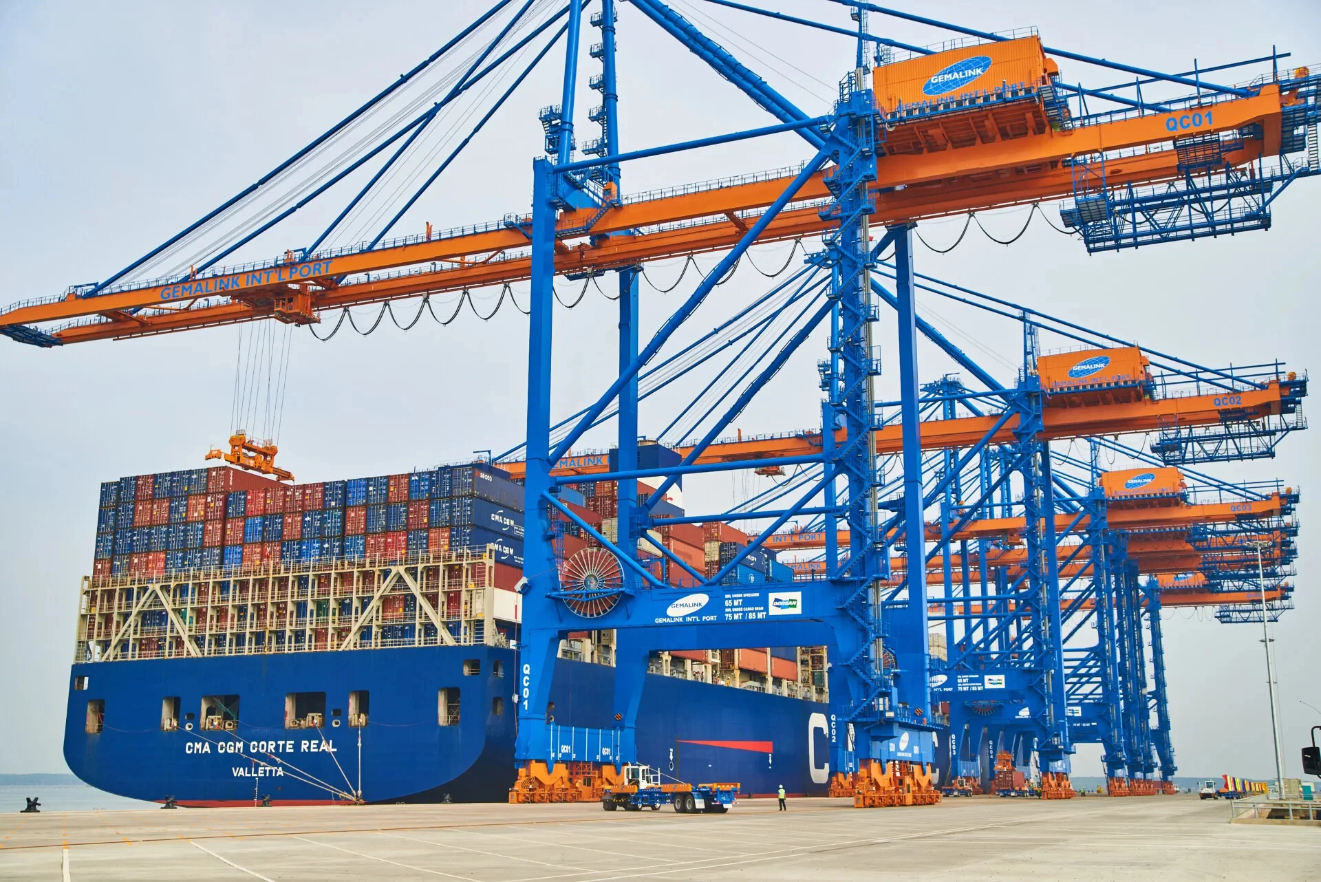 Từ cảng biển đến trung tâm tài chính hàng hải: Việt Nam đang 'bỏ rơi' bao nhiêu tỷ USD?
