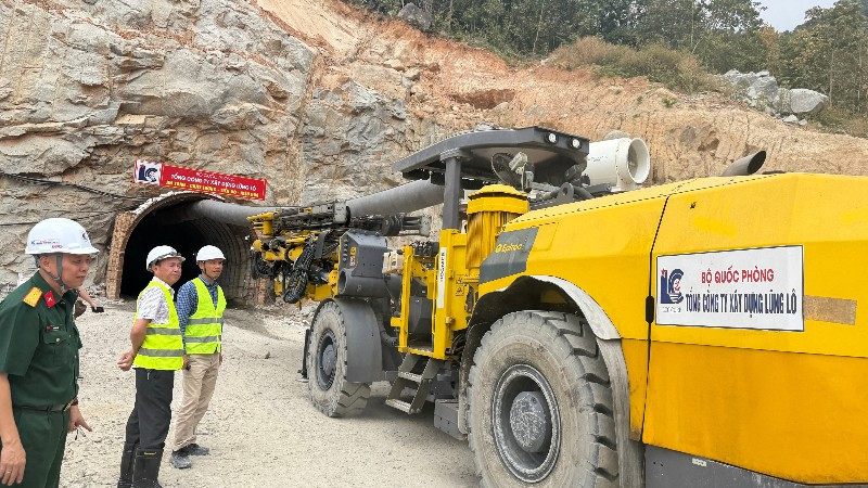 thi-dua-lao-dong-bam-sat-tien-do-thuy-dien-tich-nang-bac-ai