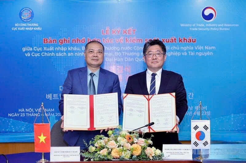 viet-nam-han-quoc-ky-ket-ban-ghi-nho-hop-tac-ve-kiem-soat-xuat-khau