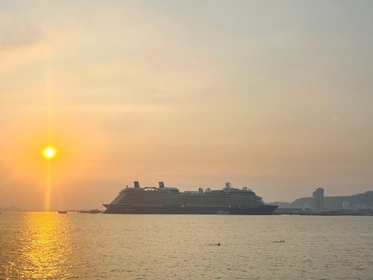 quang-ninh-tang-toc-vuon-len-tro-thanh-trung-tam-dich-vu-lien-vung