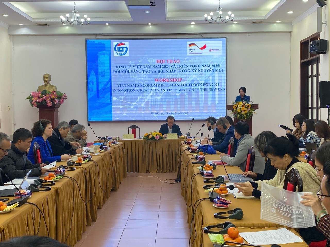 nam-2025-viet-nam-con-nhieu-du-dia-cho-doi-moi-sang-tao