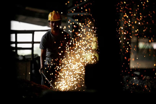 thi-truong-thep-va-nhom-bien-dong-tuc-thi-sau-tuyen-bo-cua-tong-thong-trump