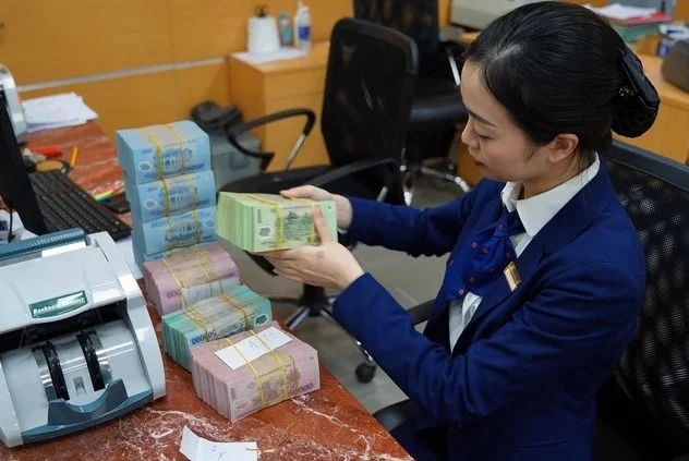 Sử dụng AI, ngân hàng Việt đồng loạt cắt giảm hàng nghìn nhân sự