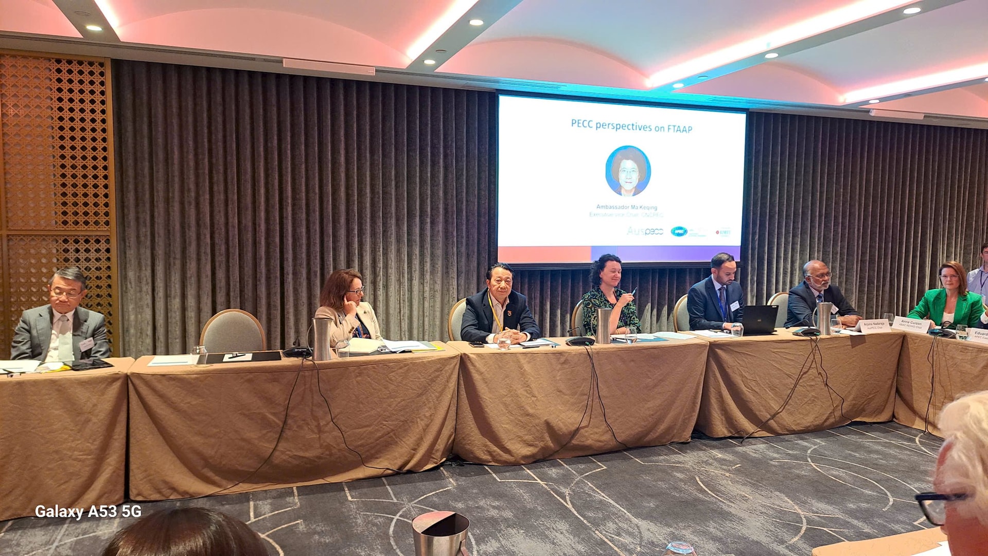 apec-thuc-day-xay-dung-khu-vuc-thuong-mai-tu-do-toan-dien-va-ben-vung