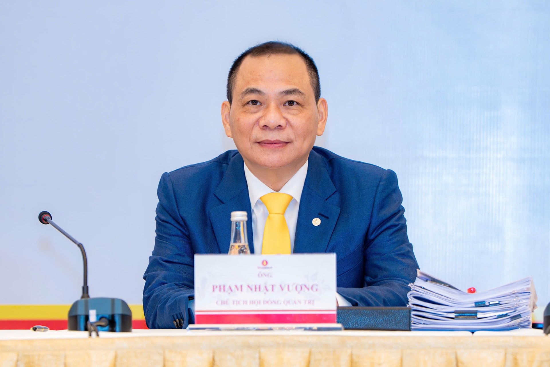ty-phu-pham-nhat-vuong-mua-gan-5-von-lpbank