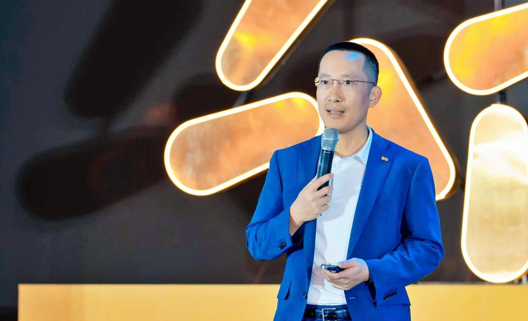 chu-tich-mb-chuyen-doi-so-khong-phai-de-bieu-dien-ma-do-bang-ket-qua