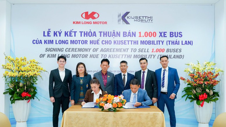xuat-khau-1000-xe-bus-thuong-hieu-kim-long-sang-thai-lan