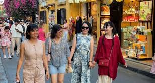 Niềm tin kinh doanh cải thiện sau nửa năm, dù sức ép cạnh tranh vẫn rất lớn