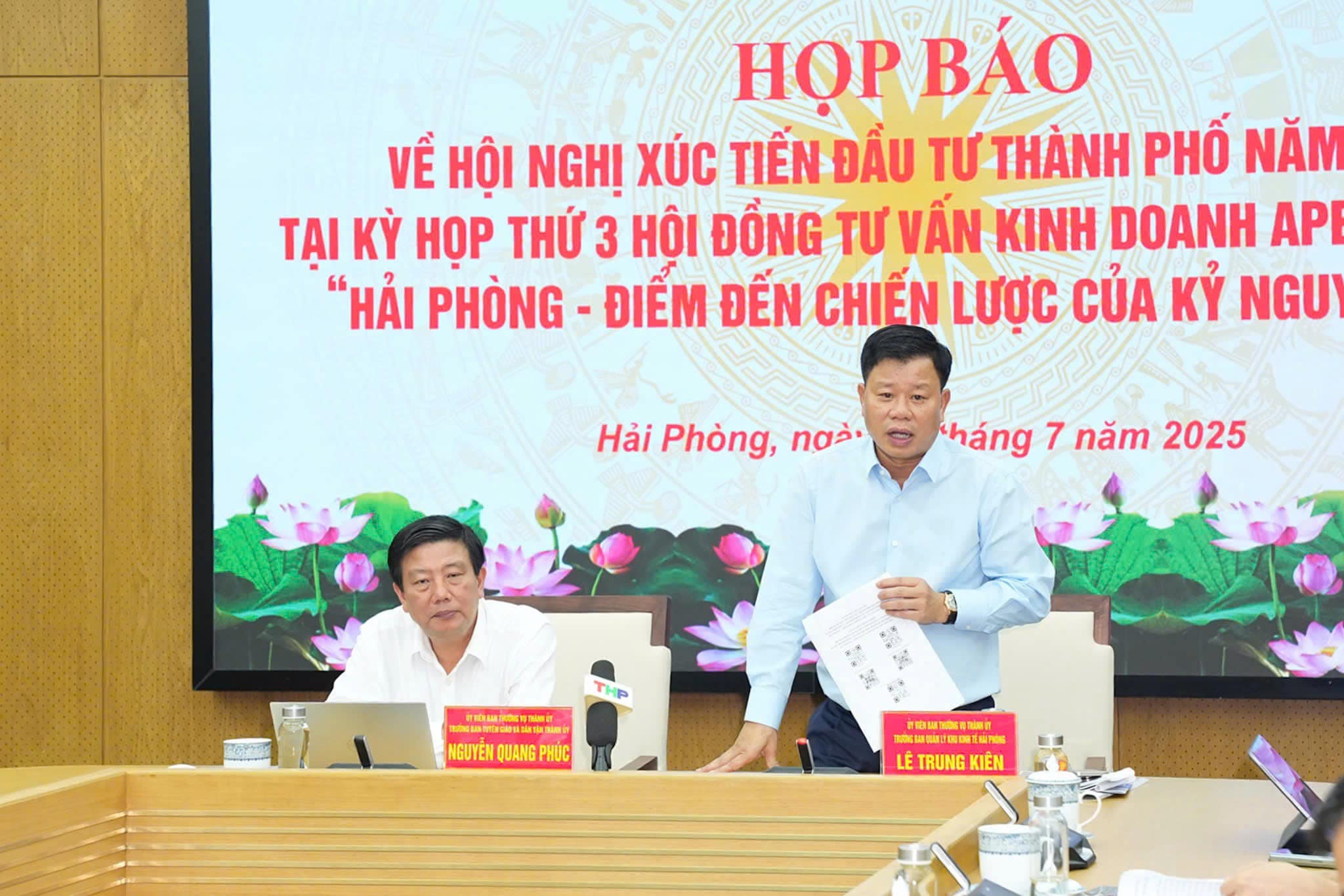 Ong_Le_Trung_Kien_Trng_ban_Ban_qun_l_Khu_kinh_t_Hi_Phong_phat_biu_ti_bui_hp_bao.jpg