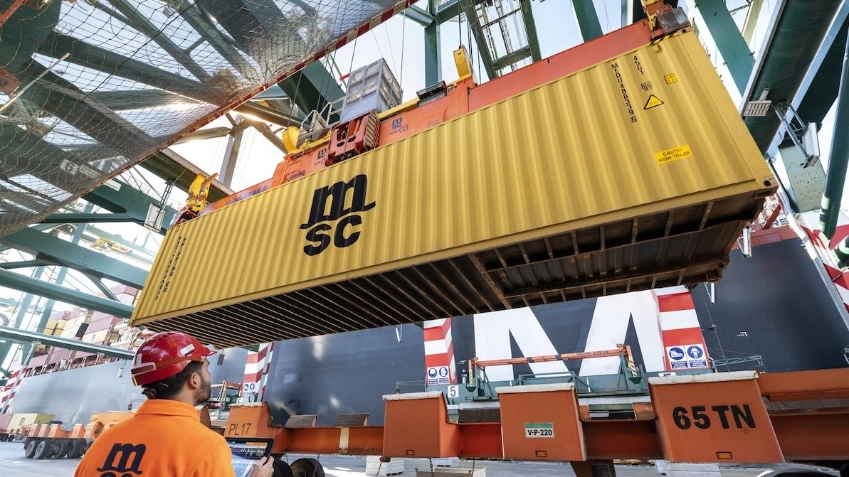 xung-dot-tai-trung-dong-doanh-nghiep-viet-chiu-ap-luc-chi-phi-va-nguy-co-dut-gay-chuoi-cung-ung