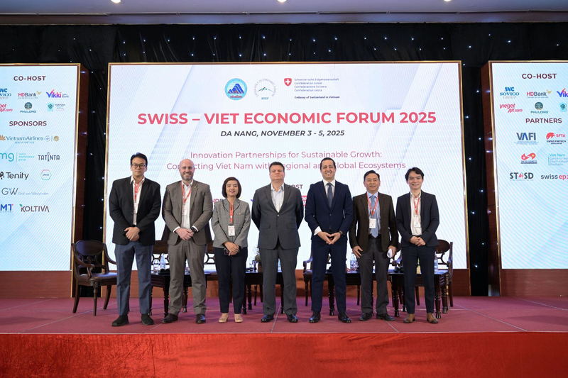 long-chau-dai-dien-tieu-bieu-cua-viet-nam-dong-hanh-cung-kien-tao-tuong-lai-y-te-so-tai-svef-2025