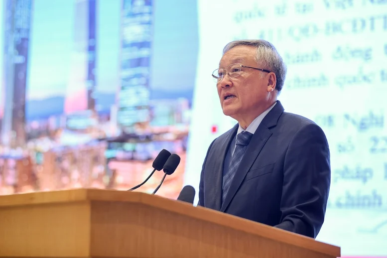 chinh-sach-vuot-troi-va-tiem-can-chuan-quoc-te-cho-trung-tam-tai-chinh