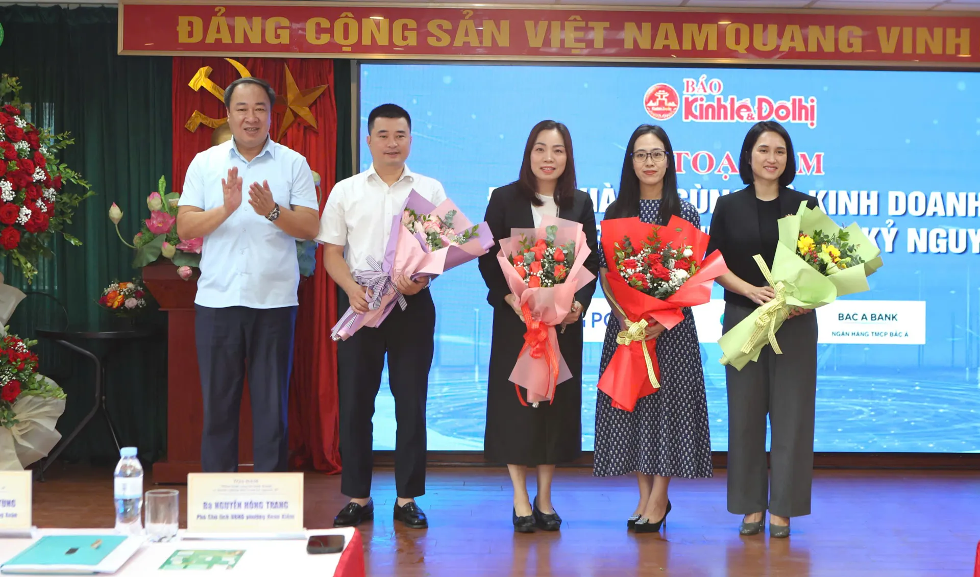 ho-tro-ho-kinh-doanh-va-doanh-nghiep-nho-buoc-vao-ky-nguyen-so