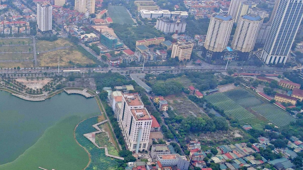 chuyen-doi-25ha-dat-vang-ha-noi-de-xay-to-hop-mic-tower